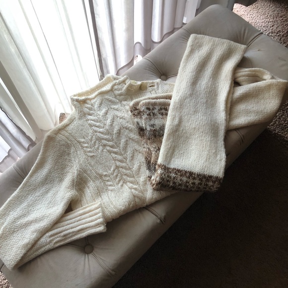 Beautiful Sweater set with Scarf 🧣 - Picture 1 of 4